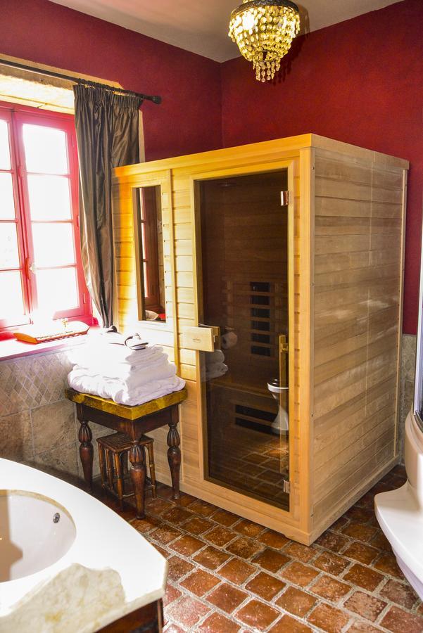 ชาโต โดริญี Bed & Breakfast Ouches ภายนอก รูปภาพ
