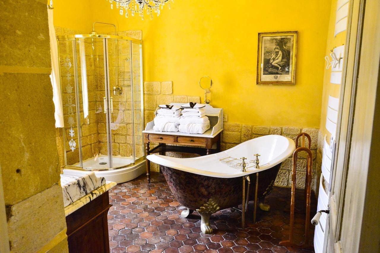 ชาโต โดริญี Bed & Breakfast Ouches ภายนอก รูปภาพ