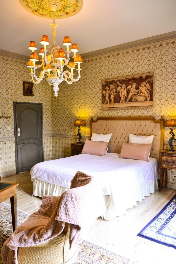 ชาโต โดริญี Bed & Breakfast Ouches ภายนอก รูปภาพ