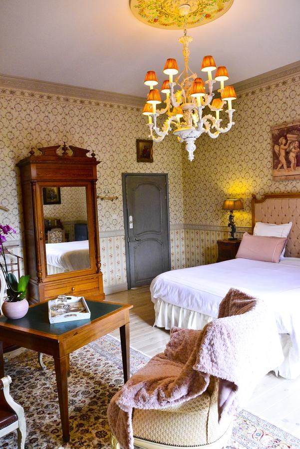 ชาโต โดริญี Bed & Breakfast Ouches ภายนอก รูปภาพ
