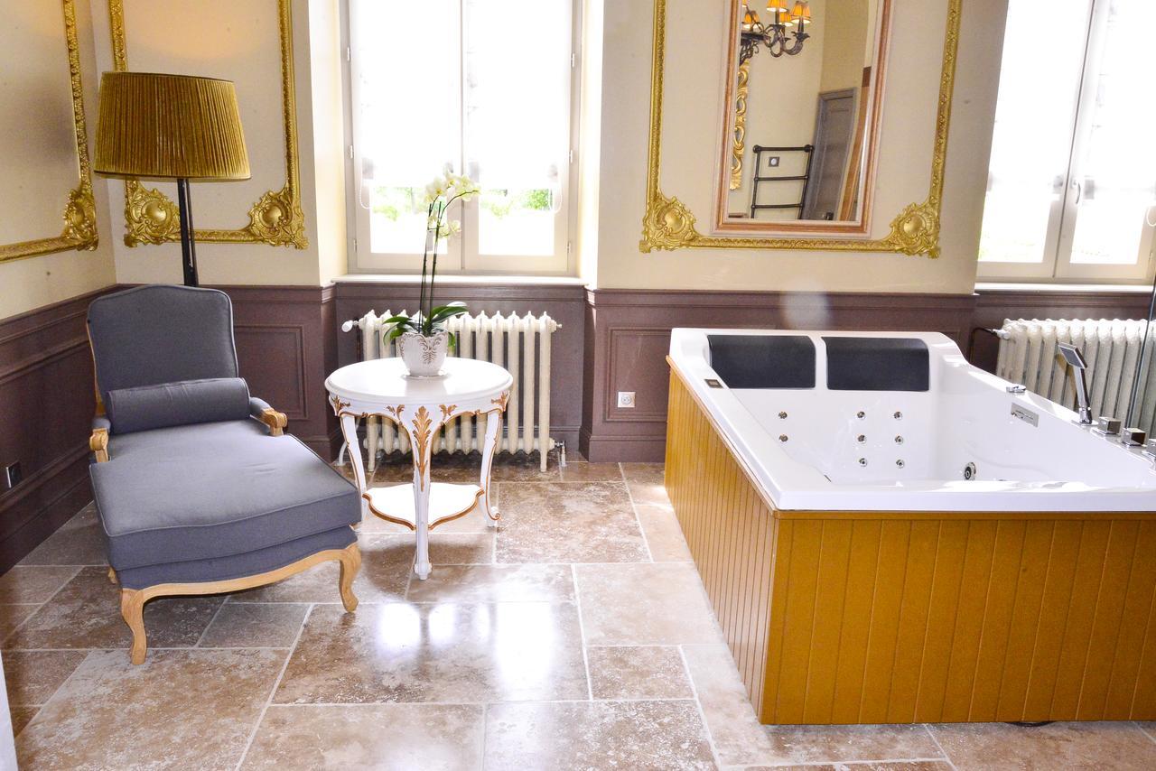 ชาโต โดริญี Bed & Breakfast Ouches ภายนอก รูปภาพ