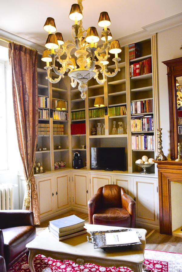 ชาโต โดริญี Bed & Breakfast Ouches ภายนอก รูปภาพ