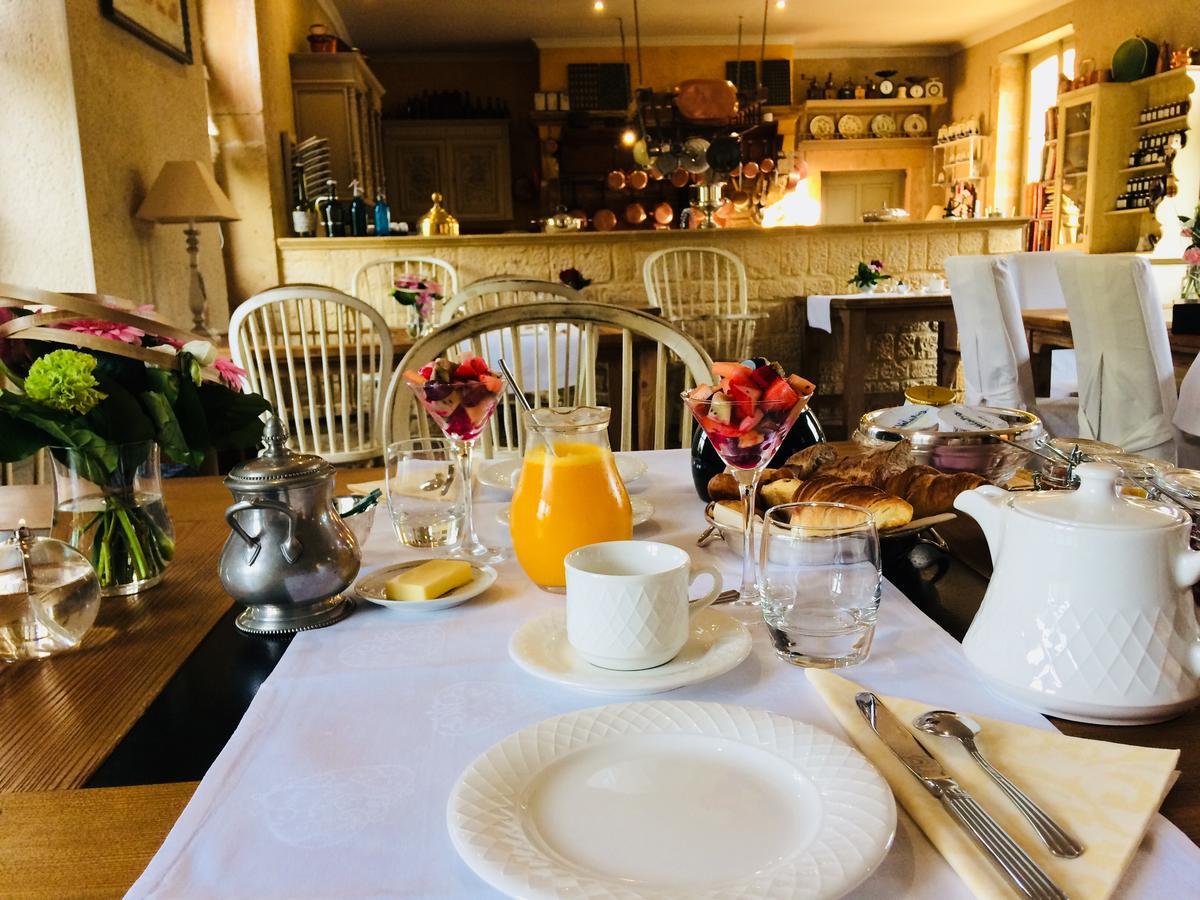 ชาโต โดริญี Bed & Breakfast Ouches ภายนอก รูปภาพ